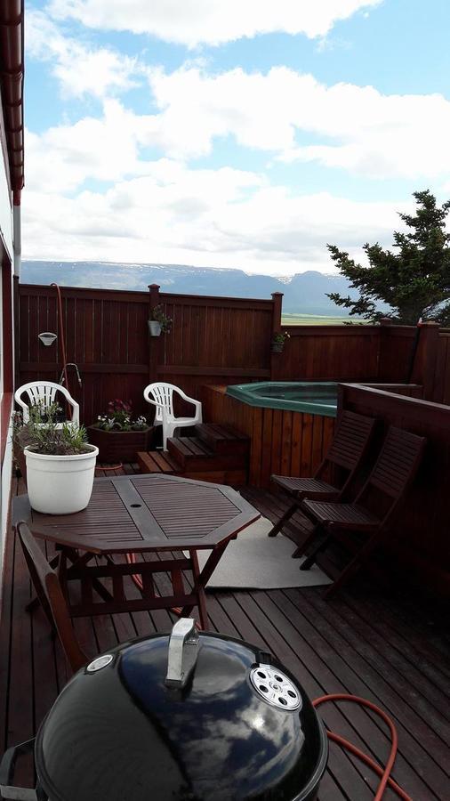 Bed and Breakfast Glaesibaer Reynistadur Экстерьер фото